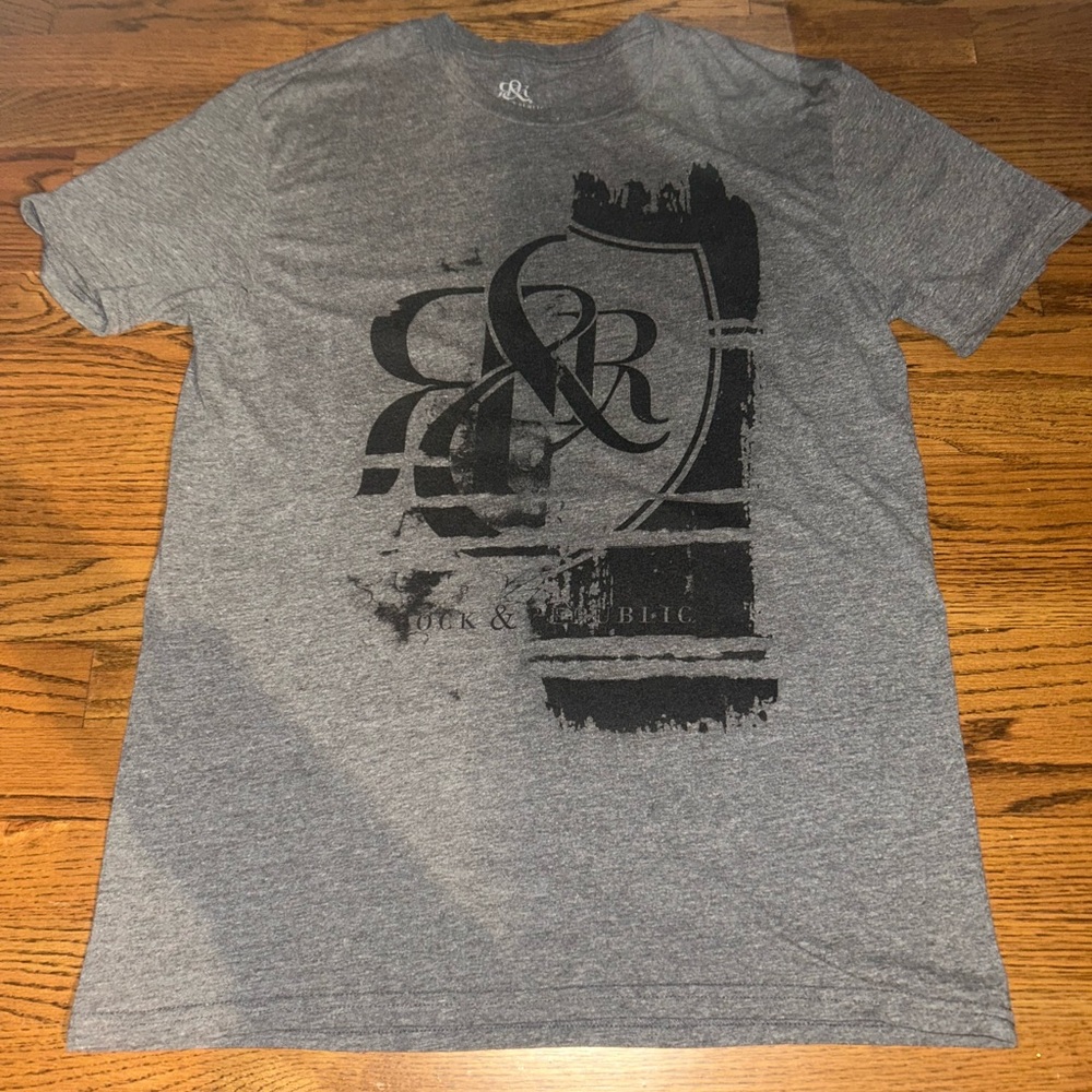 Rock and Republic men’s T-shirt size large